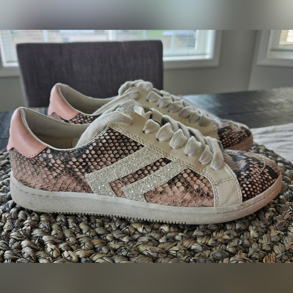 Dolce Vita Fashion Sneakers